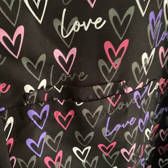 Scrub tops - Picture 3 of 14